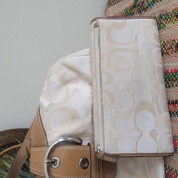 Coach Shoulder Bag And Wallet Set